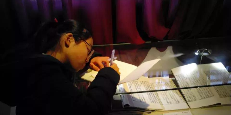 在地铁里包下一辆车，是种怎样的体验？