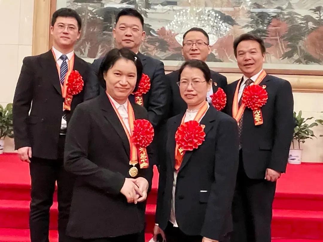 百年传承创新发展——记“全国三八红旗集体”岳阳市二人民医院护理团队