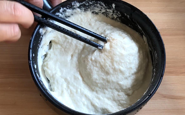 柔软有嚼劲的面包做法不用酵母,自制面包的超简单做法无油