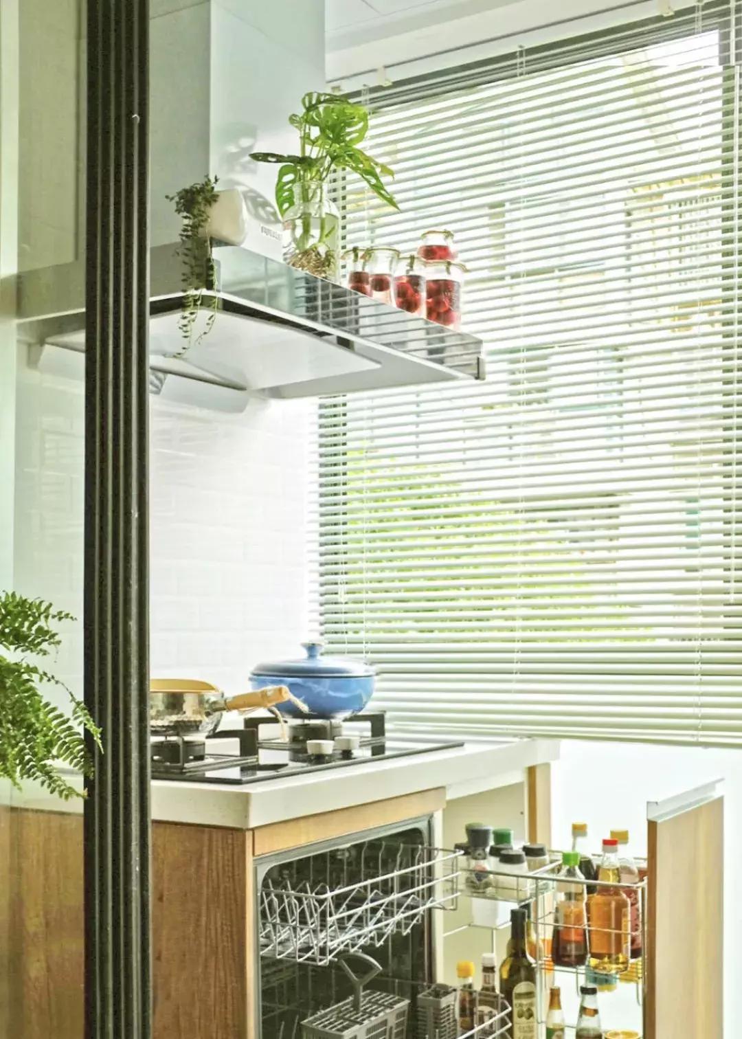 开放式厨房好不好看油烟会不会大,开放式厨房装修效果图无门防油烟