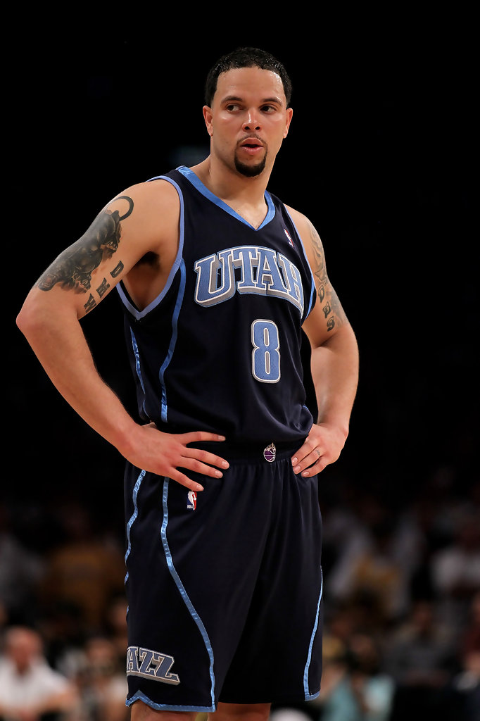 和姚明同年进入名人堂的两个人,不同年份入选名人堂的球员