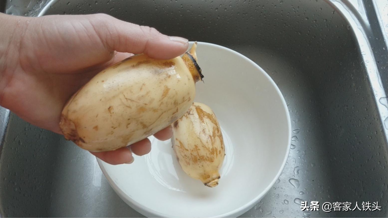 2节莲藕不煎不炸，这样做一锅，大人小孩抢着吃，营养好吃又下饭