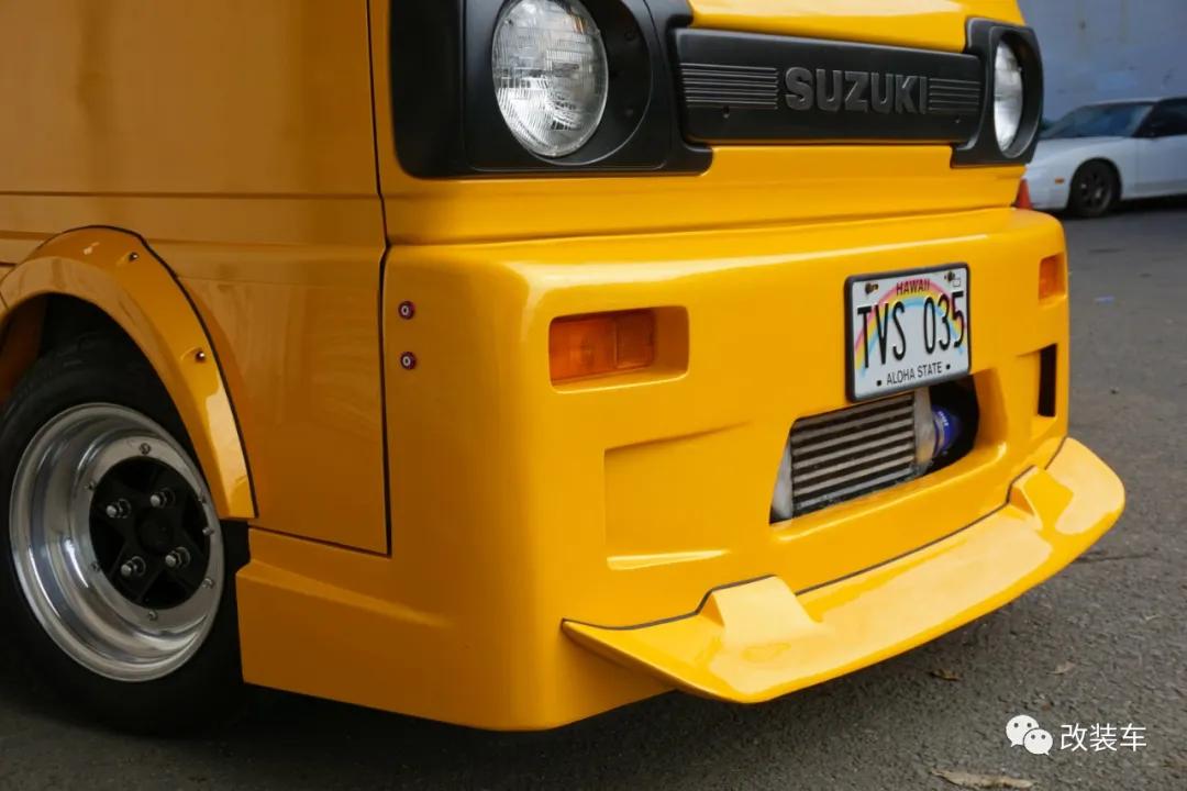 中置四驱五速手动的双门超跑,今晚我在秋名山等你