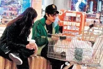 萧亚轩16年换17个男友的秘诀,40岁萧亚轩谈了几个男朋友