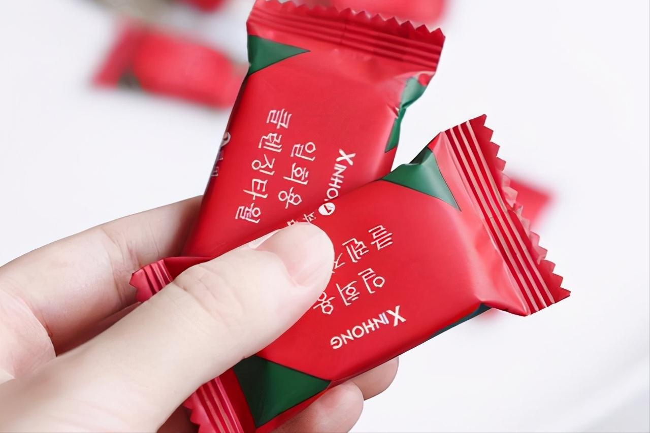 女孩子包包里边必装的十个物品,女生包包里的40件必备小东西