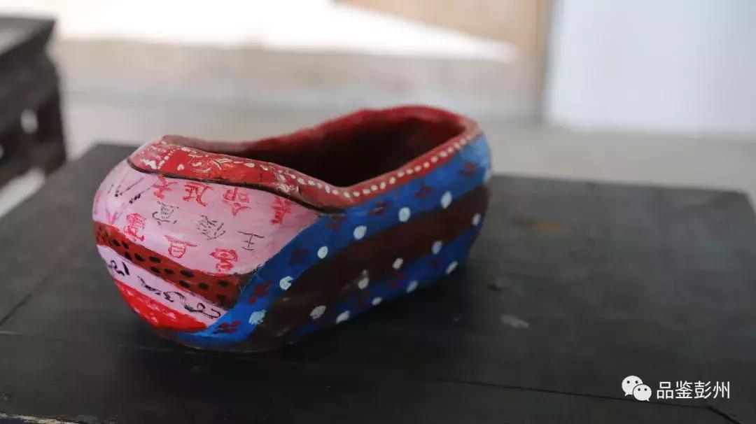 走遍中国的“寻鞋哥”来了!这回居然换上“军乐造”