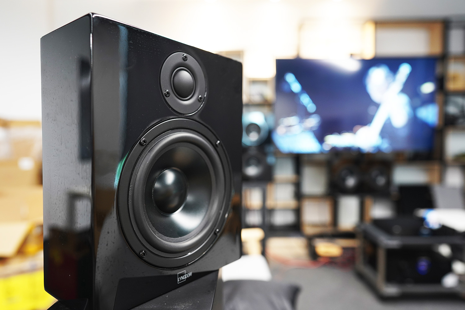 15平方家庭影院音响推荐,极简风家庭影院装修效果