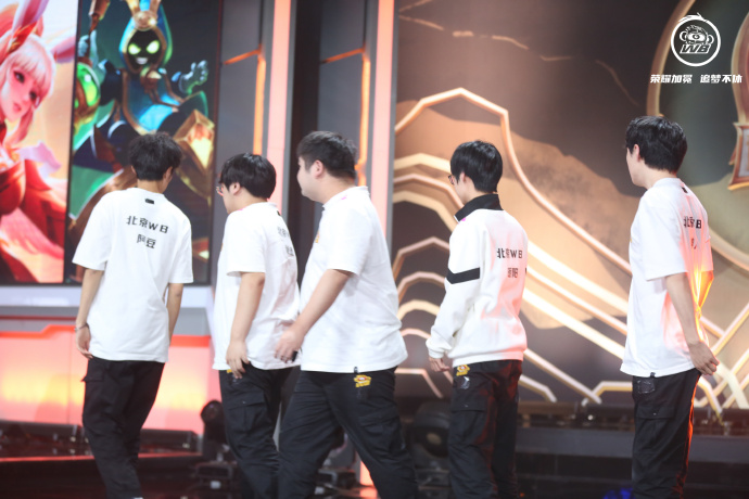 TS1.0时代结束，选手何去何从？WB老板回复：暖阳不会走