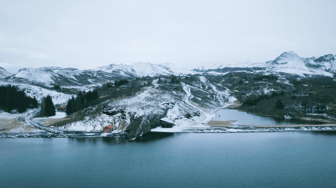 在冰岛最深的湖边自建木屋,自建木屋冰岛