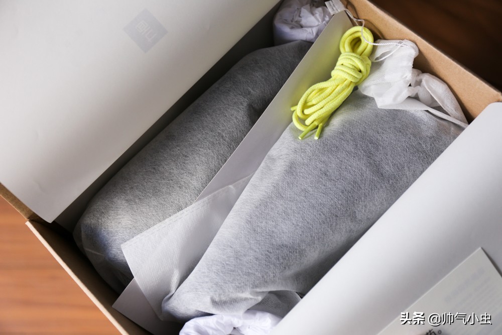 小米有品爆款鞋子开箱,开箱100元一双的鞋