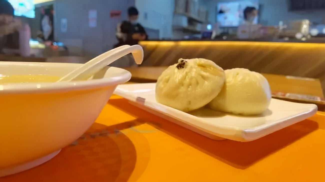 地产“大佬”毛大庆开包子铺，不仅卖包子，还卖咖啡