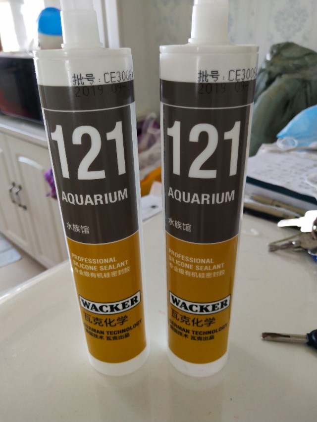 自粘鱼缸的使用寿命,自粘鱼缸有什么注意事项