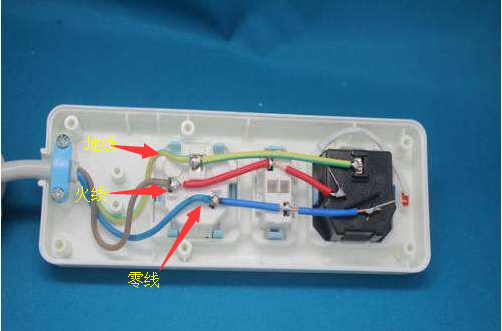 墙上插线板暗盒坏了怎么装,插线板开关按钮坏了怎么办