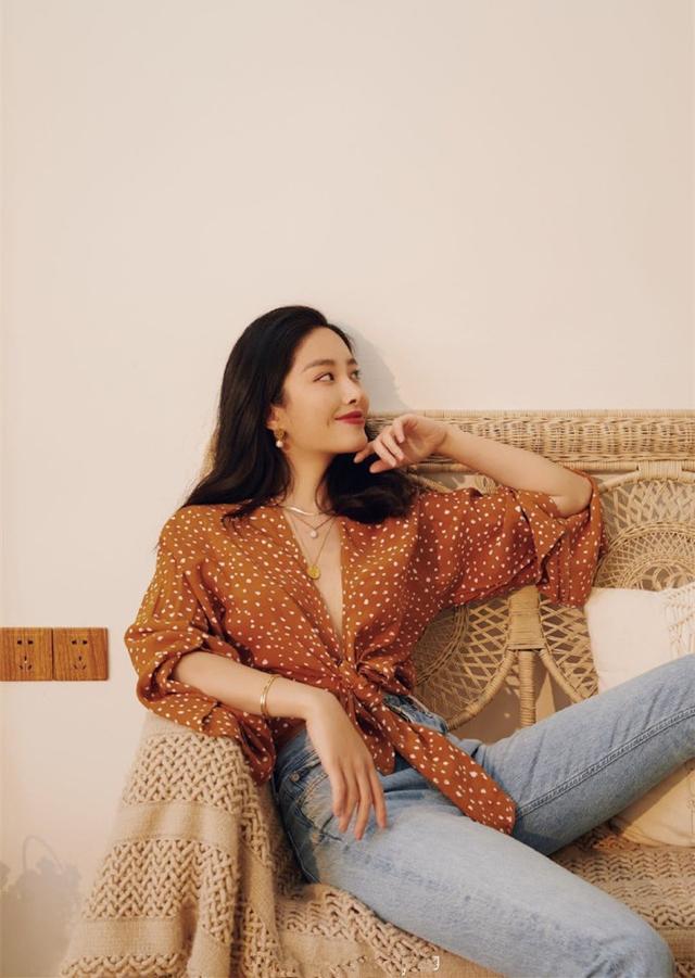 杨采钰惊艳法式穿搭,杨采钰气质温婉百变穿搭值得借鉴