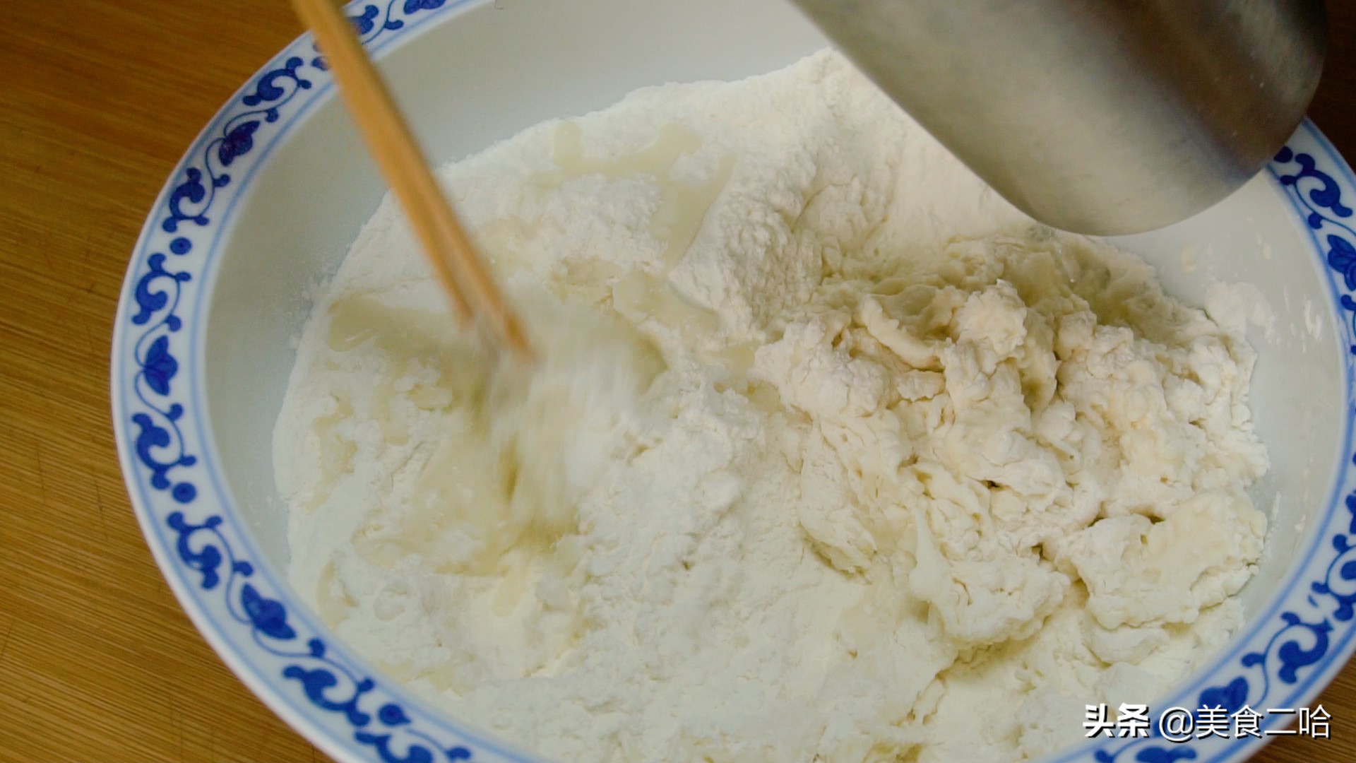 鸡蛋灌饼鼓大泡,鸡蛋灌饼做法全过程小视频