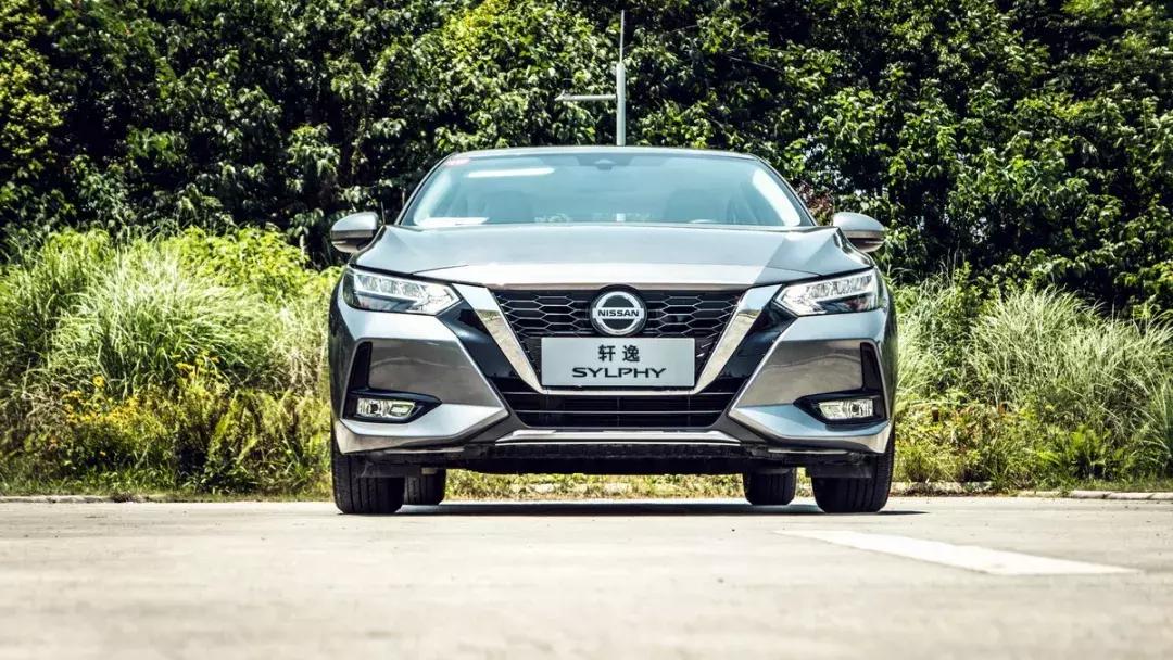 七代伊兰特和朗逸哪个更值得买,七代伊兰特和卡罗拉哪个更值得买