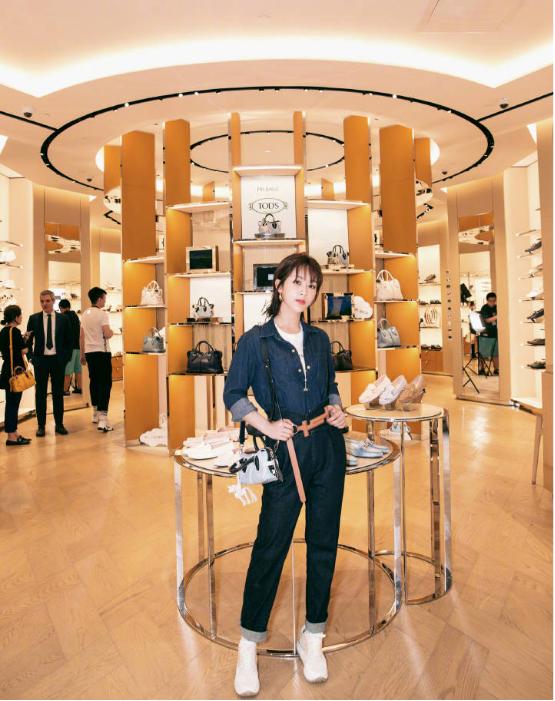 杨紫最新造型同款穿搭,杨紫最近的穿搭还真是进步神速