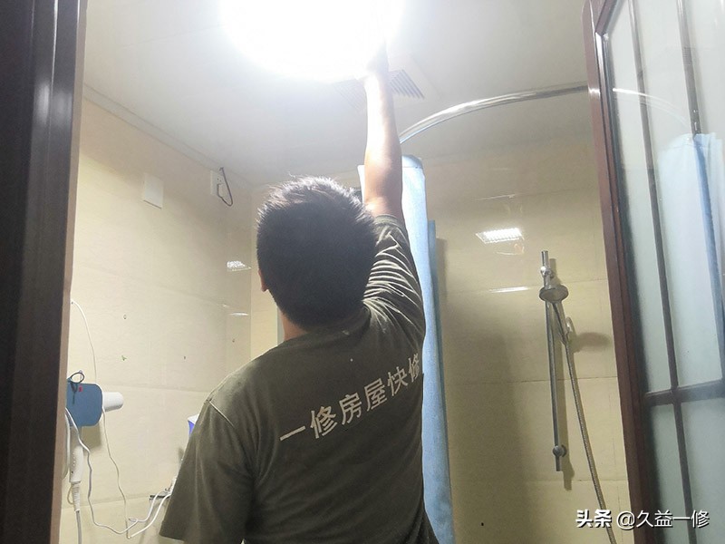 自家没电邻居家有电该怎么办,电表有电家里没跳闸但是就是没电