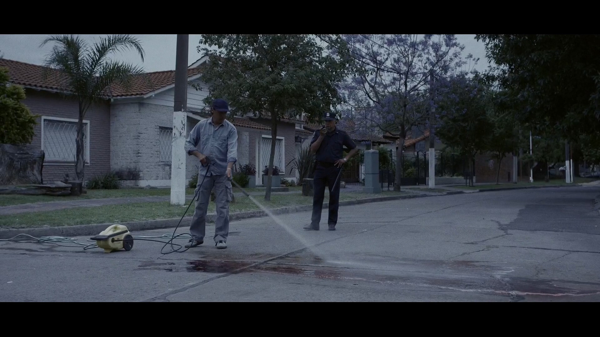 邻居天天半夜装修,邻居大半夜装修吓到了孩子