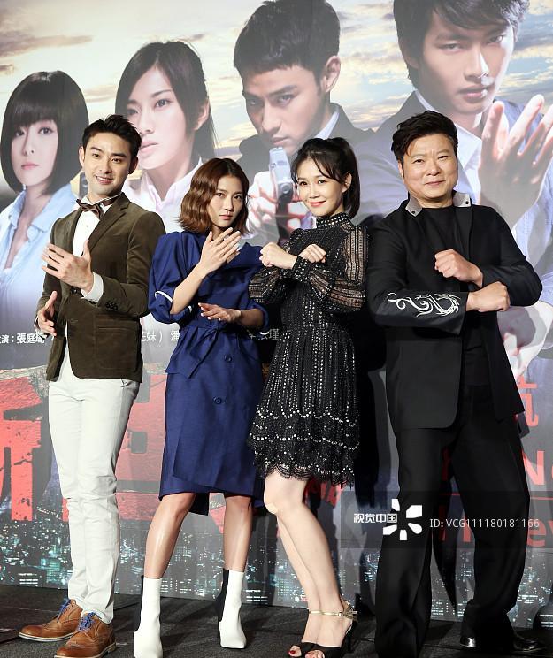 《新世界》将译成外语对外传播李佳豫出席记者会自信甜美