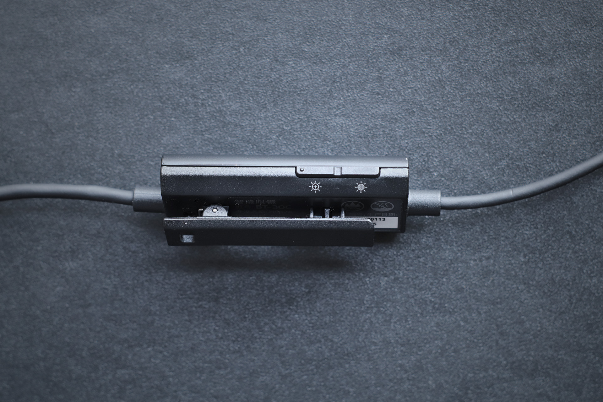 忘掉GoogleGlass,看这边｜EpsonMOVERIOBT-30C智能眼镜体验