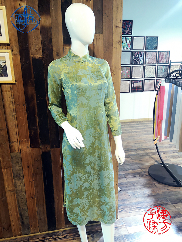 植物染桑蚕丝希赛尔交织缎时装欣赏