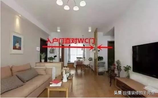 小户型进户门对卫生间门如何设计,家里入户门对厕所门怎么办