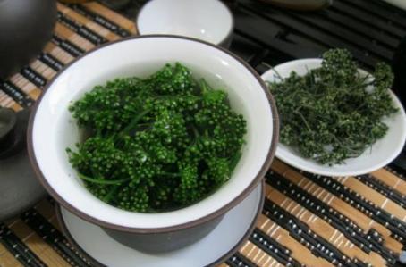 一岁一寒一春秋，一草一木一参花。