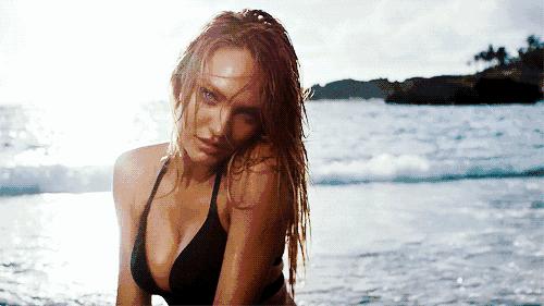 泳装正确打开方式,高叉泳装的正确穿法