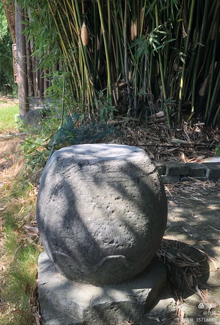 走进风雅石园，位于王店镇聚宝湾景区里