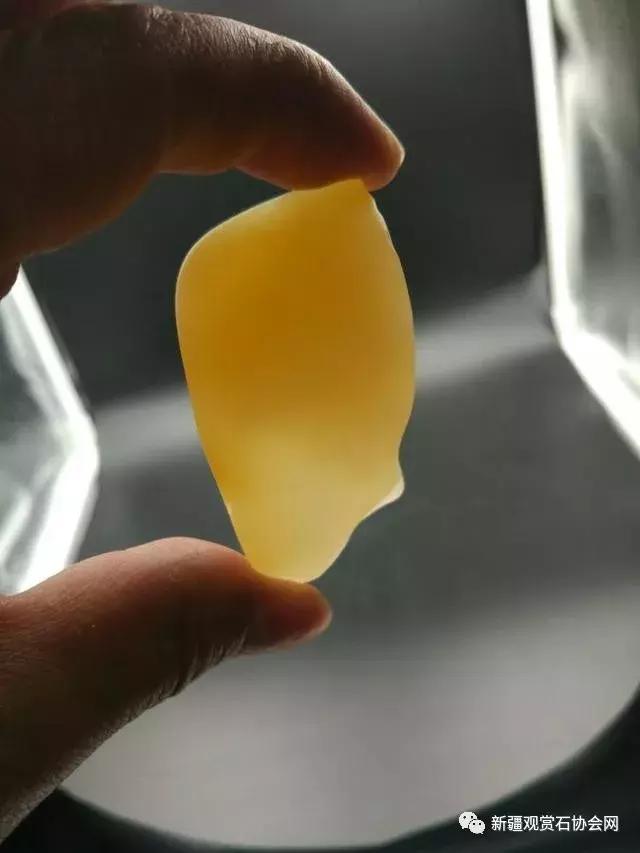 戈壁滩捡玉怎么分辨玉和石头,金丝玉三剑客戈壁滩捡金丝玉