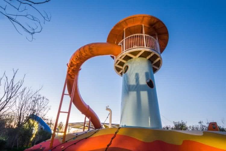 南戴河汐溪亲子酒店,北欧风情房推窗看海邂逅美景