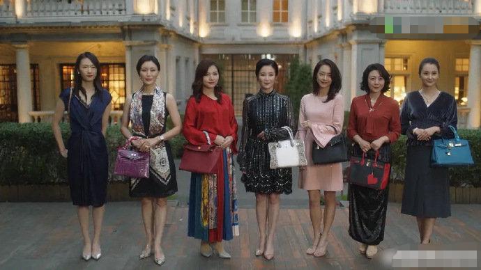 连她都要镶边合影的聚会，来头这么大？