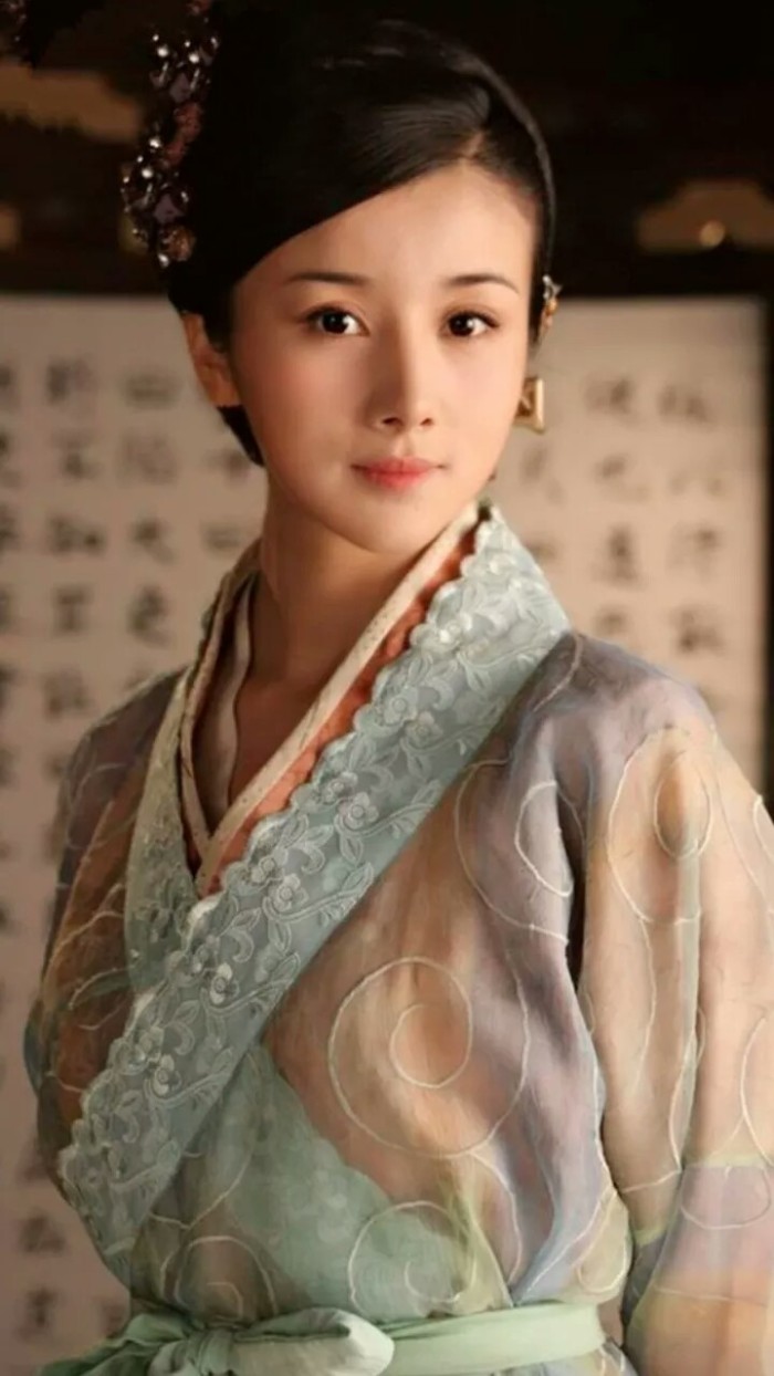 6位被整容毁掉的女星,整容把脸整得很奇怪的女星