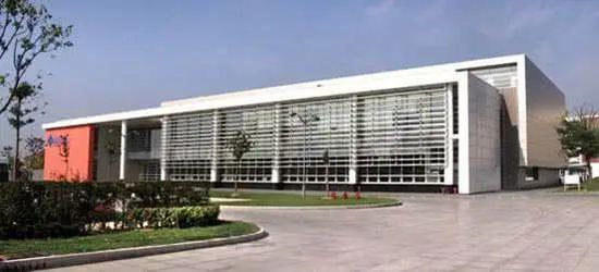 上海楼市太魔幻:最高一套8000万排队抢豪宅竟打起来了