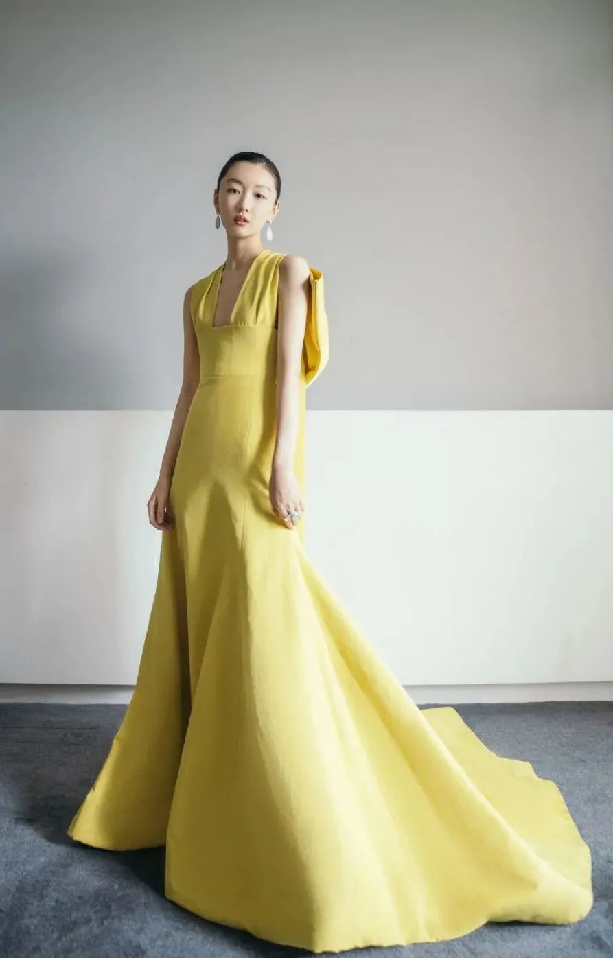 陈坤和巩俐走红毯颁奖,巩俐戛纳红毯惊艳全球