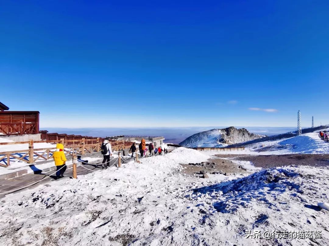 长白山天池猴子泡温泉 (长白山冬天看天池)