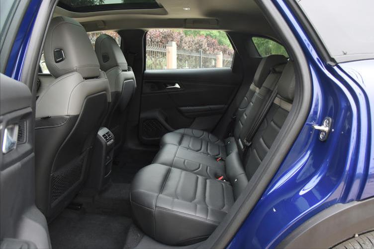 凡尔赛c5x和思域谁安全,凡尔赛c5x对比cx4百公里加速