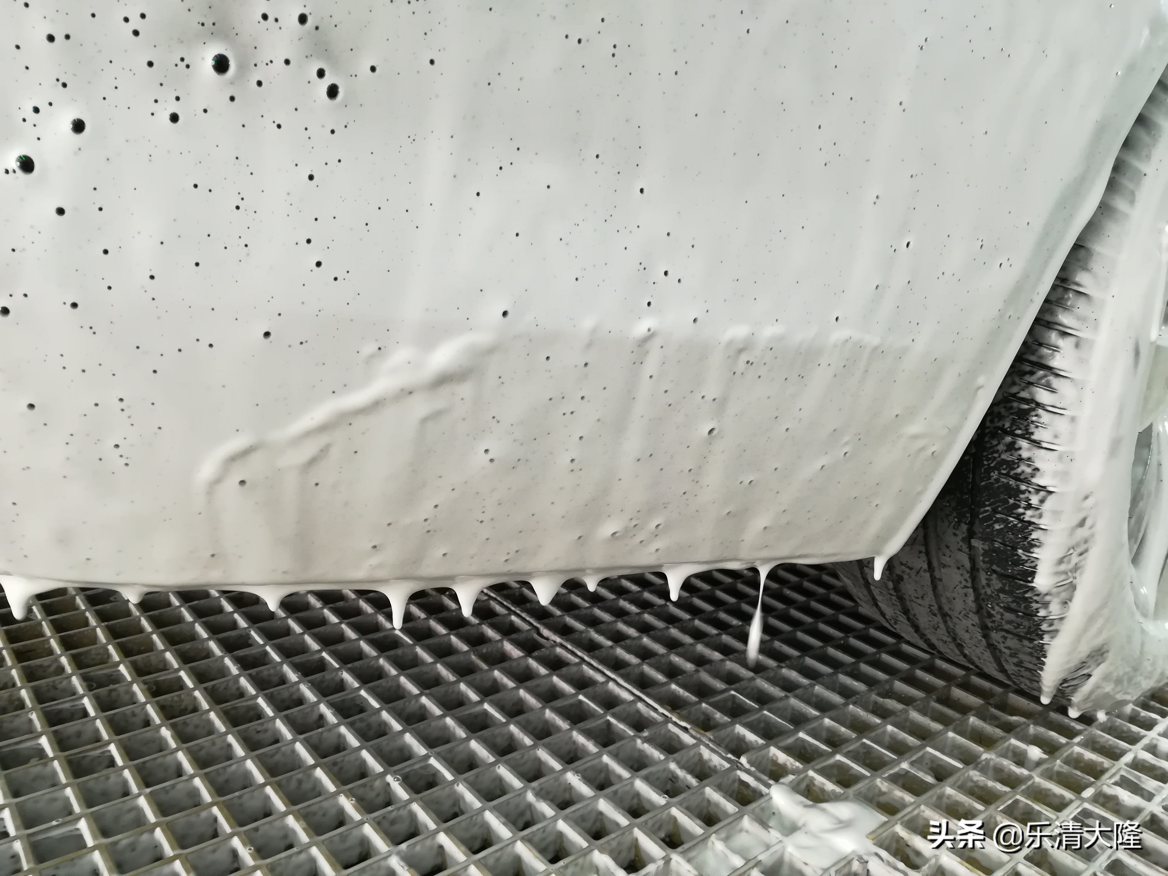 广州宝马7系内饰清洗,宝马7系发动机舱清洗