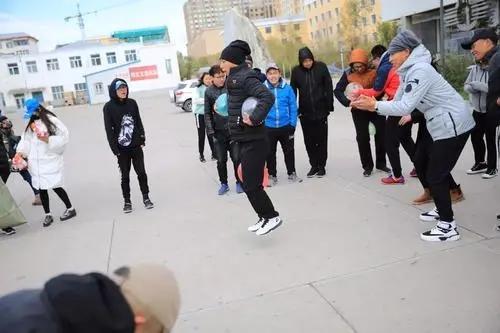 油腻邋遢中年男子的标配,中年油腻男标配你中了几条