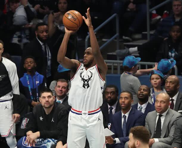 克里斯·米德尔顿集锦,米德尔顿和字母哥谁是雄鹿队老大