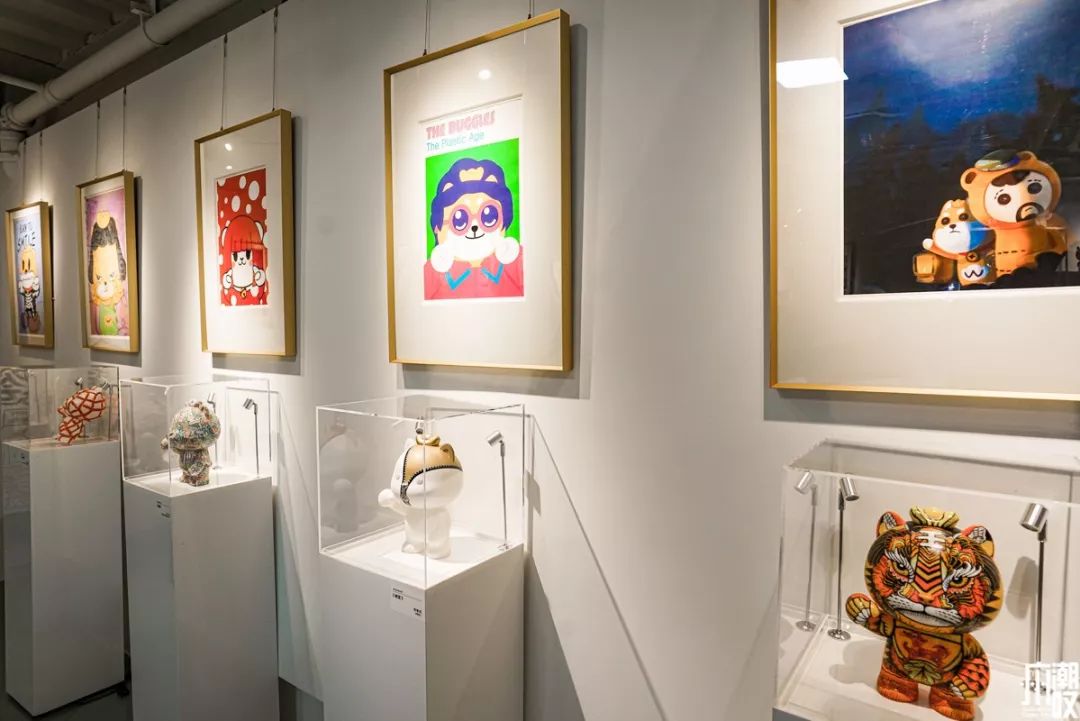 新潮展览+撸狗，广州这家新开的汪星人主题店萌爆了