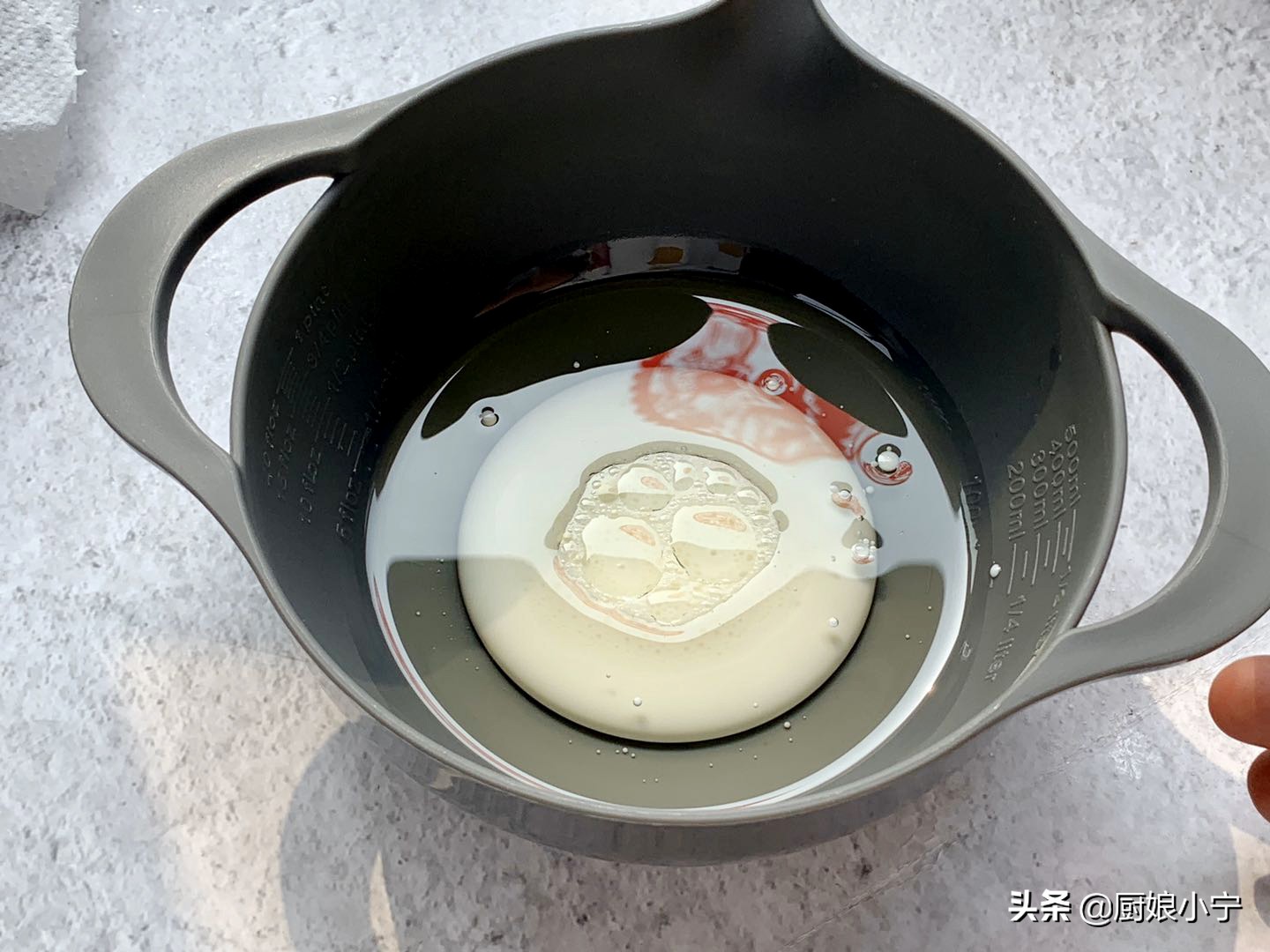 戚风蛋糕怎样做不开裂不塌陷,戚风蛋糕倒扣教学