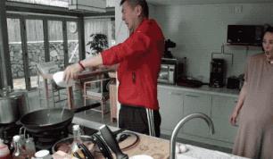 秀恩爱热搜,秀恩爱被秀哭