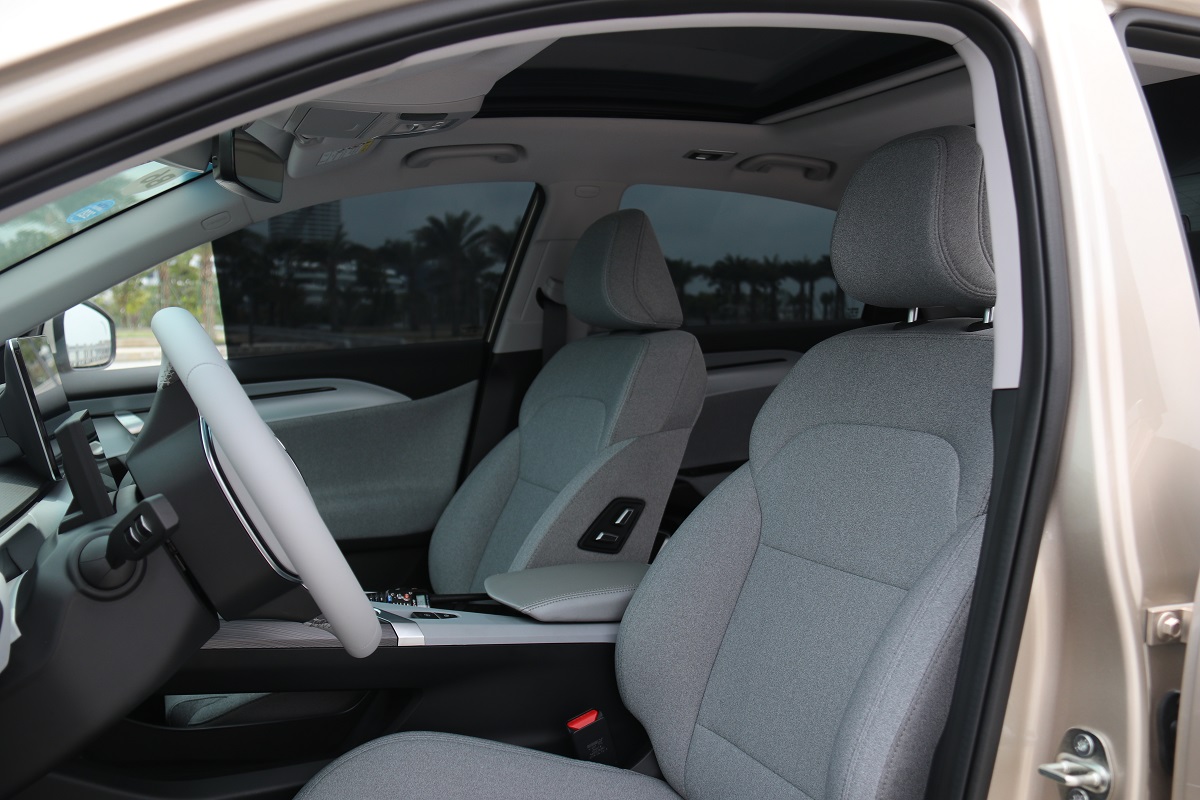 几何a对比特斯拉,几何a和特斯拉哪个值得买