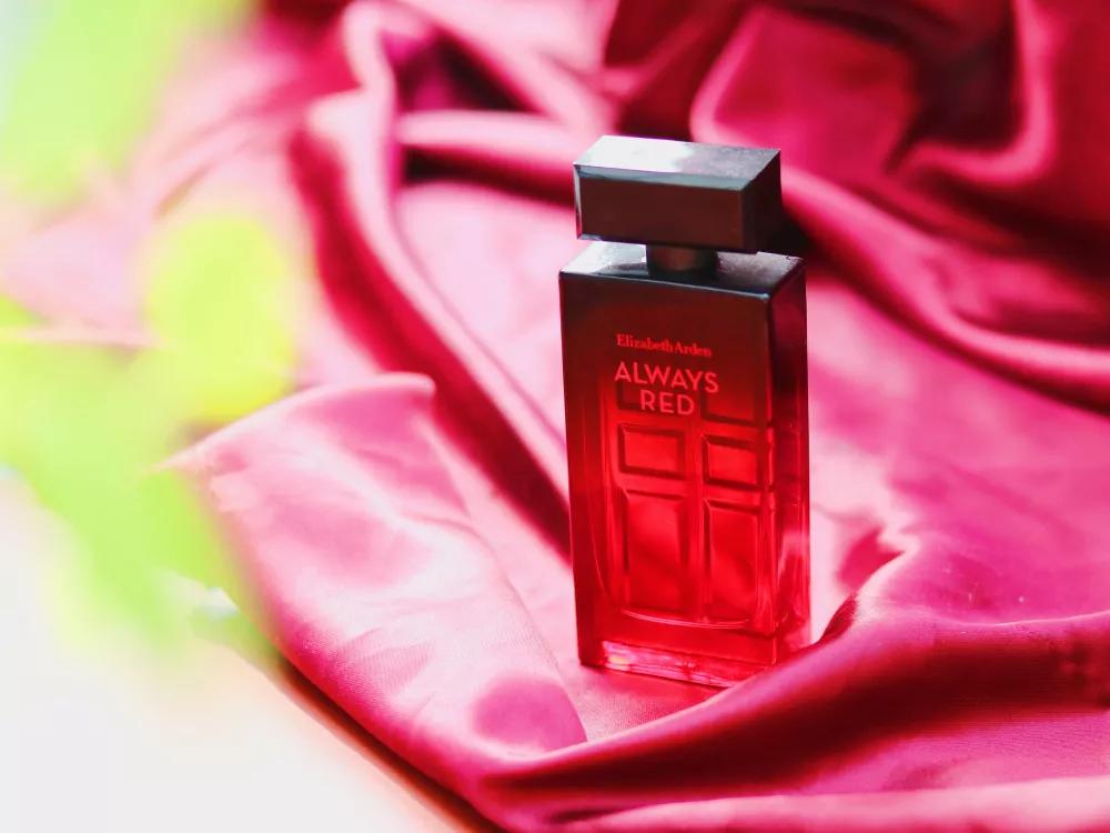 几款香水推荐让你优雅又甜美,七款经典香水总有一款适合你