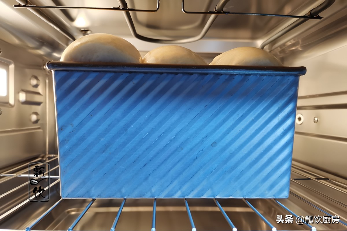 做面包表皮发硬,做面包有酒味怎么回事