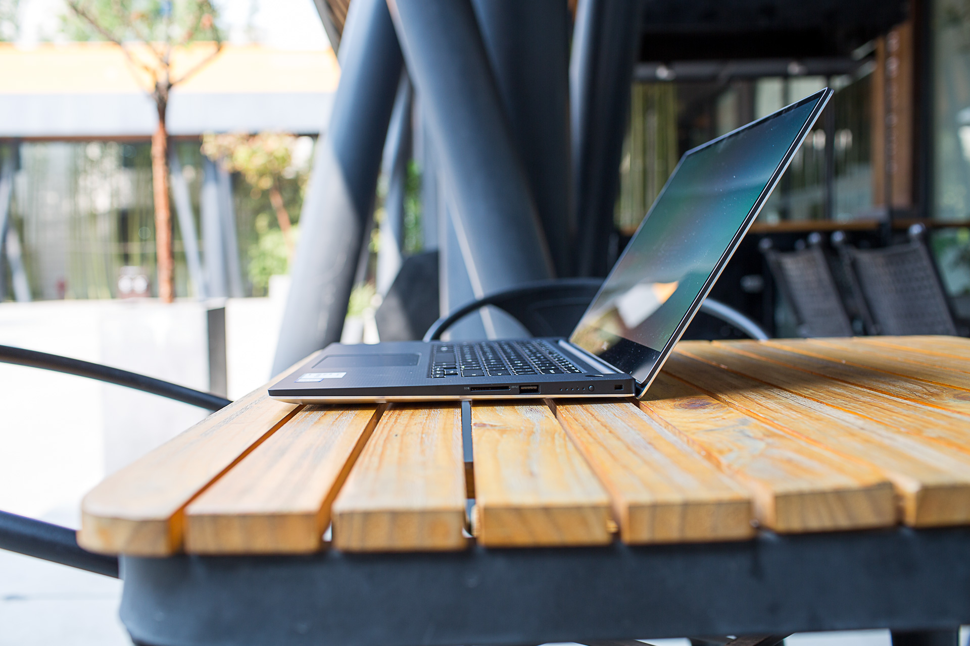 戴尔xps157590屏幕刷新率,dellxps159570测评