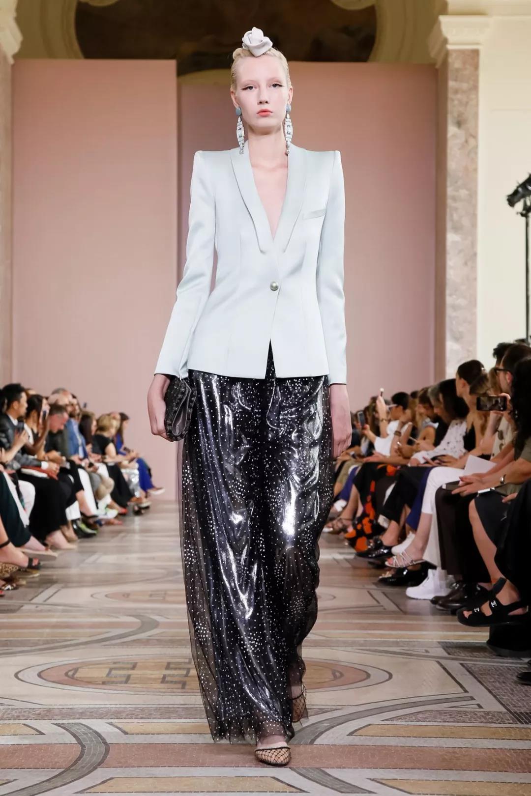 优雅不是炫耀,阿玛尼高定装