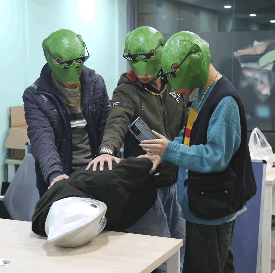 街坊之手机颜值篇：OPPO华为苹果，谁是街头最靓的“仔”？